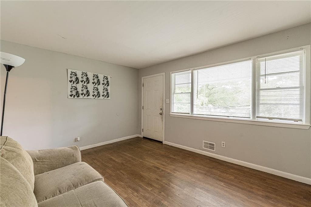 1 bedroom, 1 bathroom, 1,040 sq ft single family residence for rent at 350 Brooks Avenue, Atlanta, GA 30310 for $800 a month — photo 2