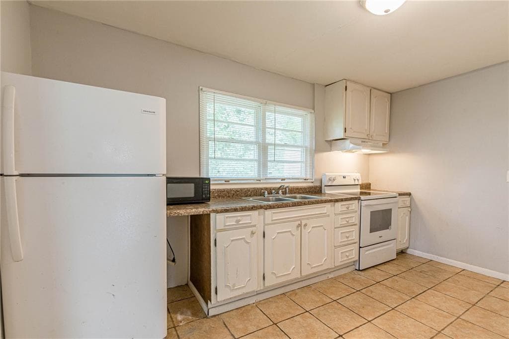 1 bedroom, 1 bathroom, 1,040 sq ft single family residence for rent at 350 Brooks Avenue, Atlanta, GA 30310 for $800 a month — photo 7