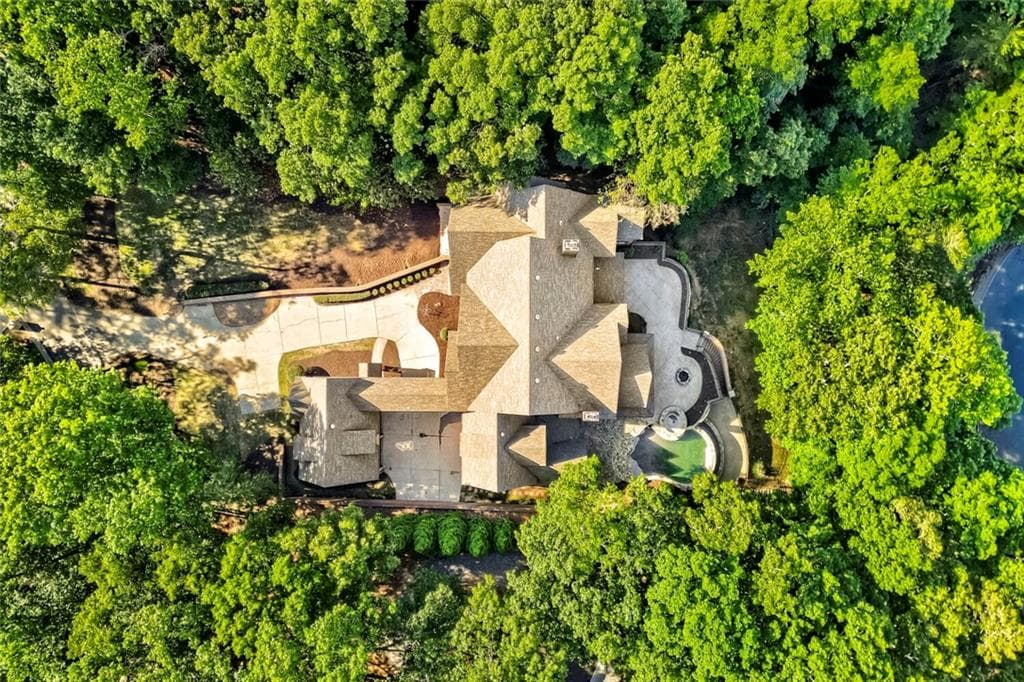 8 bedroom, 11 bathroom, 14,080 sq ft single family residence for sale at 7965 Robin Road, Cumming, GA 30041 — photo 2