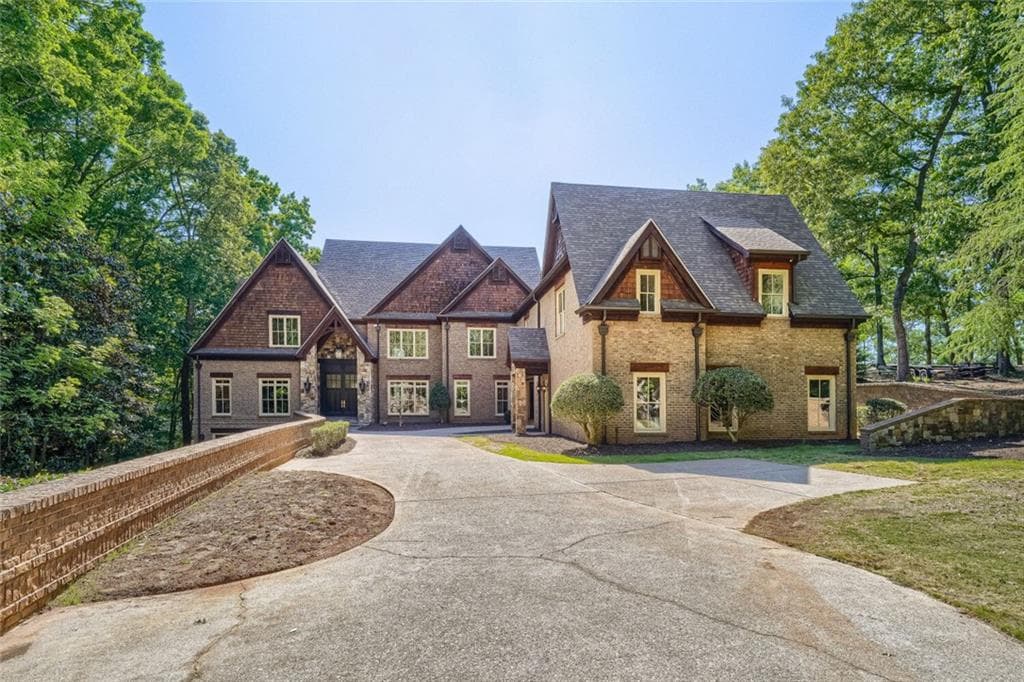 8 bedroom, 11 bathroom, 14,080 sq ft single family residence for sale at 7965 Robin Road, Cumming, GA 30041 — photo 4