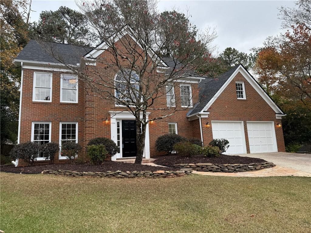 4 bedroom, 3 bathroom, 2,132 sq ft single family residence for sale at 5325 Hillgate Crossing, Alpharetta, GA 30005 — photo 2