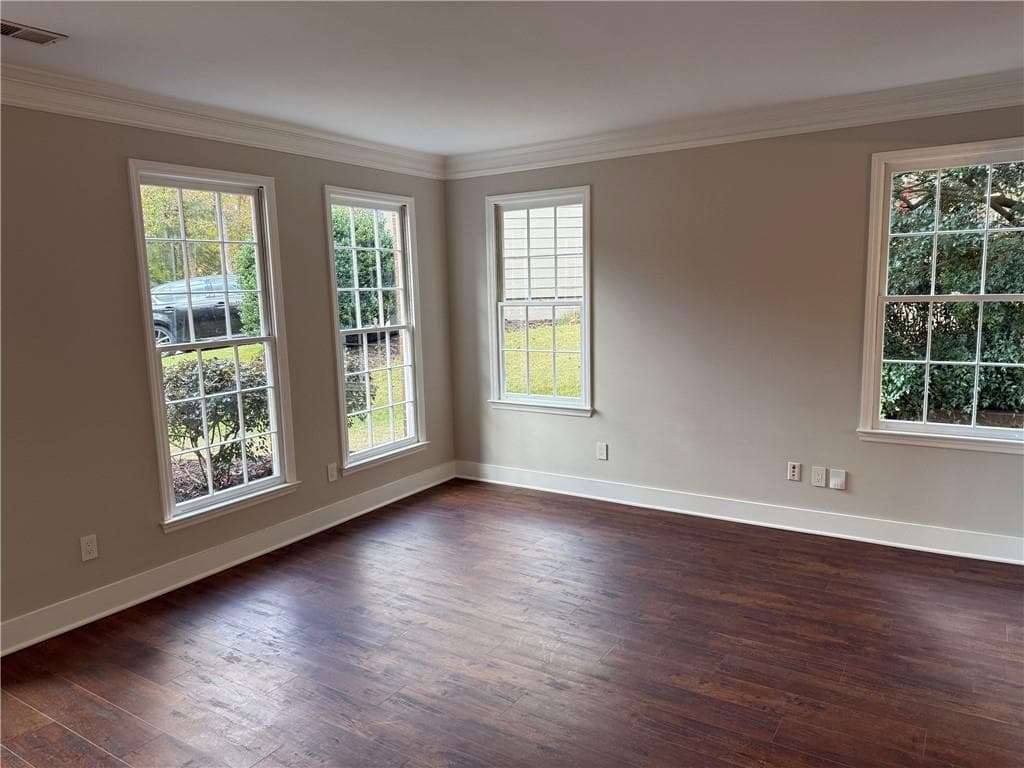 4 bedroom, 3 bathroom, 2,132 sq ft single family residence for sale at 5325 Hillgate Crossing, Alpharetta, GA 30005 — photo 8