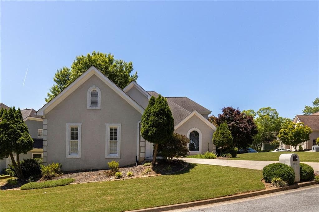 3 bedroom, 4 bathroom, 3,532 sq ft single family residence for sale at 3736 Harts Pl, Atlanta, GA 30341 — photo 2