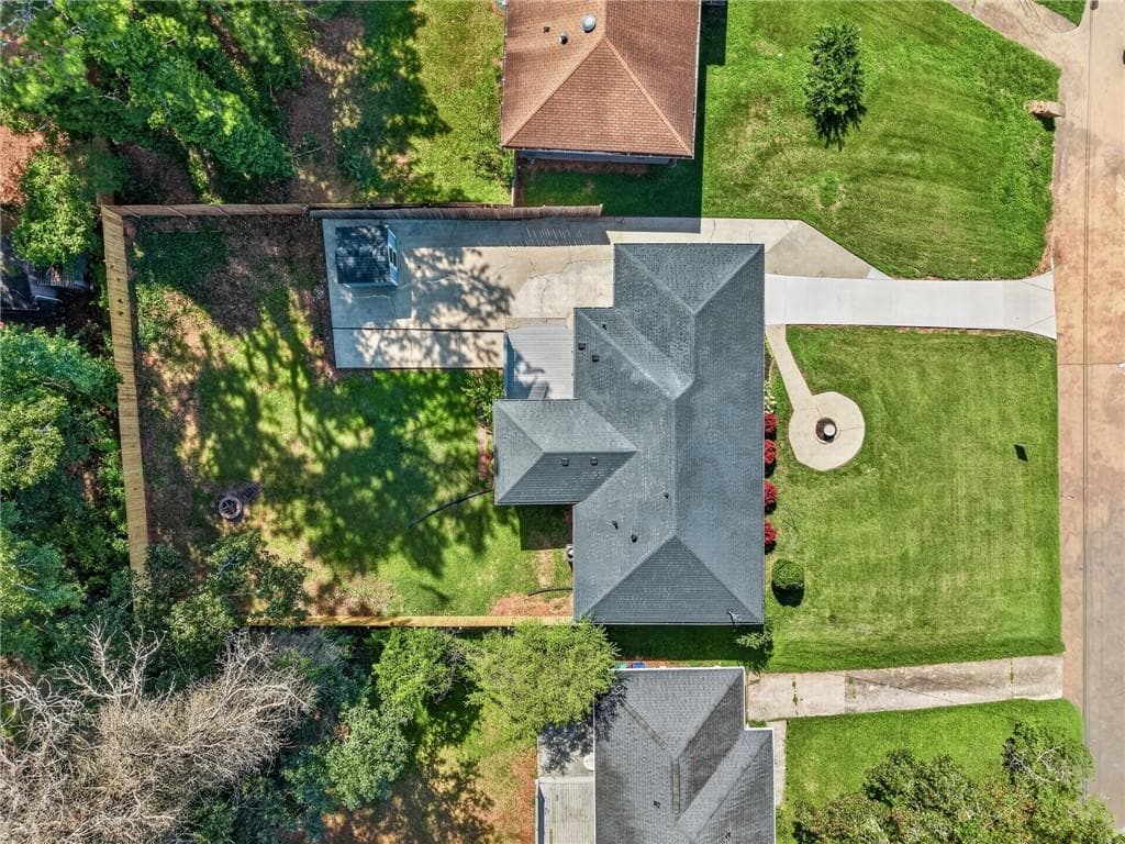 3 bedroom, 3 bathroom, 1,409 sq ft single family residence for sale at 1988 Mark Trail, Decatur, GA 30032 — photo 3