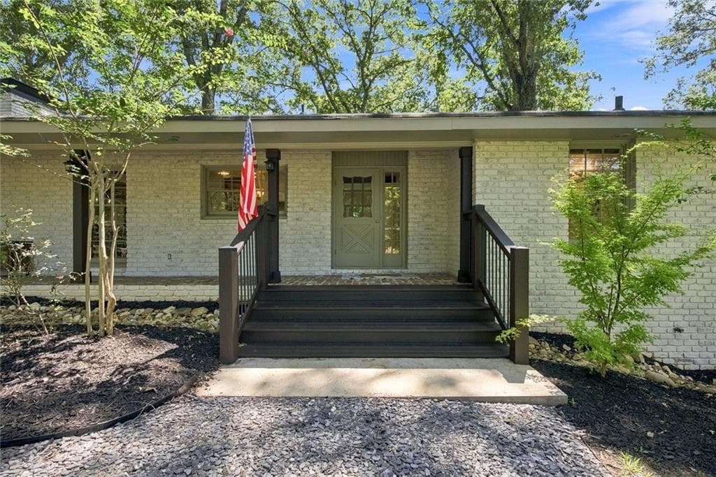 3 bedroom, 2 bathroom, 1,820 sq ft single family residence for sale at 728 S Mccollum Drive, Canton, GA 30114 — photo 3