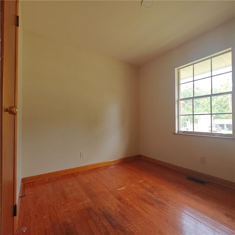 5 bedroom, 3 bathroom, 1,850 sq ft single family residence for rent at 423 Alabama Avenue, Warner Robins, GA 31093 for $1,475 a month — photo 9