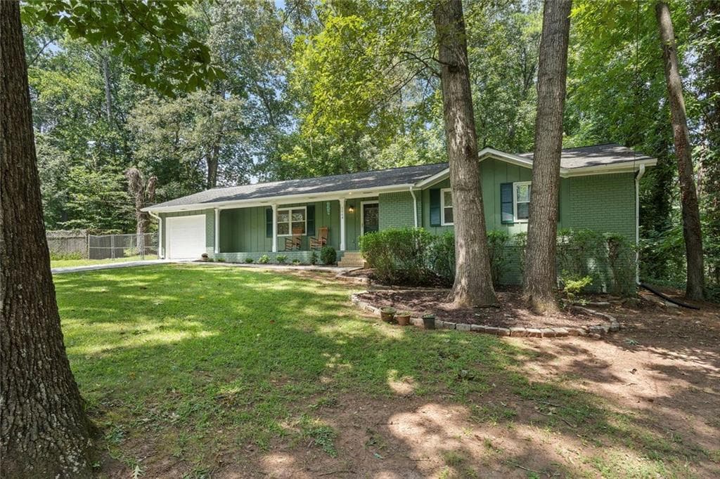3 bedroom, 2 bathroom, 1,350 sq ft single family residence for sale at 2064 Leatherleaf Court, Marietta, GA 30008 — photo 3