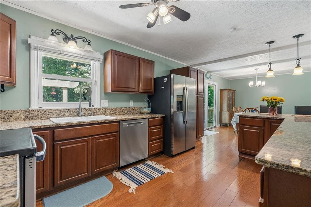 3 bedroom, 2 bathroom, 1,350 sq ft single family residence for sale at 2064 Leatherleaf Court, Marietta, GA 30008 — photo 8