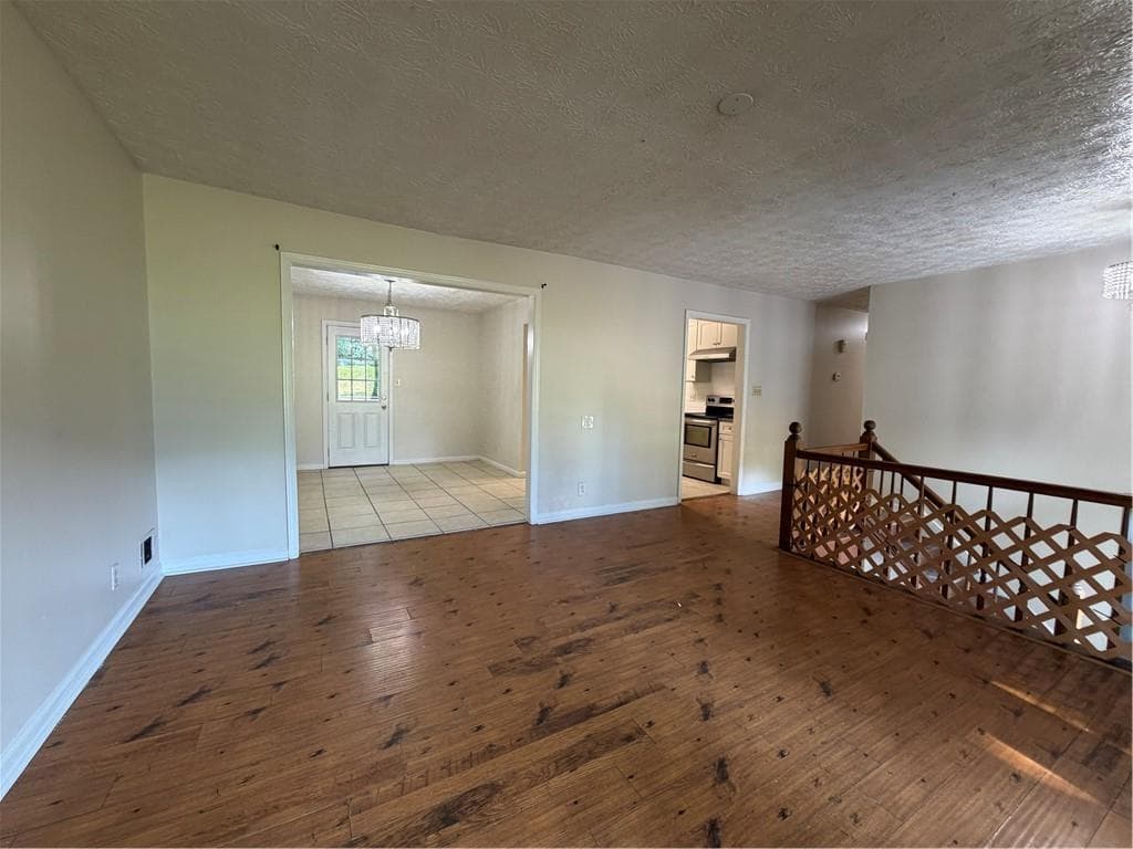4 bedroom, 3 bathroom, 2,101 sq ft single family residence under contract at 984 Beaver Ruin Road, Norcross, GA 30093 — photo 6
