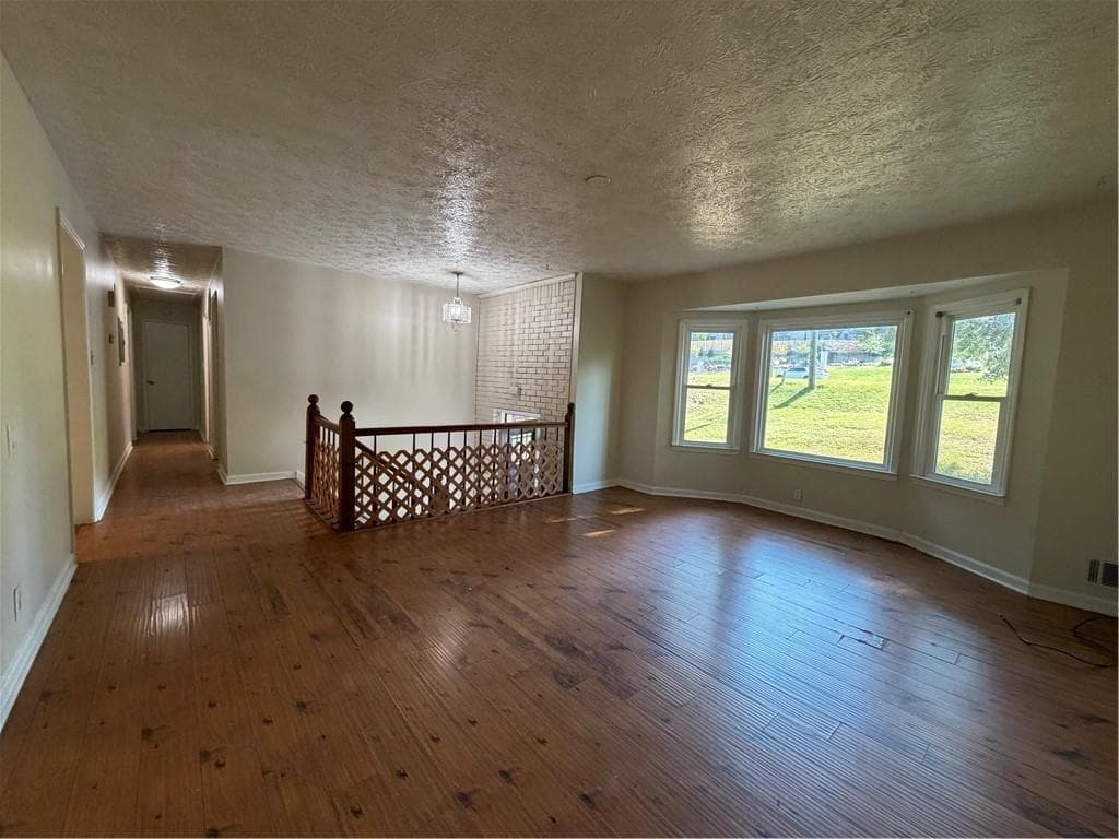 4 bedroom, 3 bathroom, 2,101 sq ft single family residence under contract at 984 Beaver Ruin Road, Norcross, GA 30093 — photo 7
