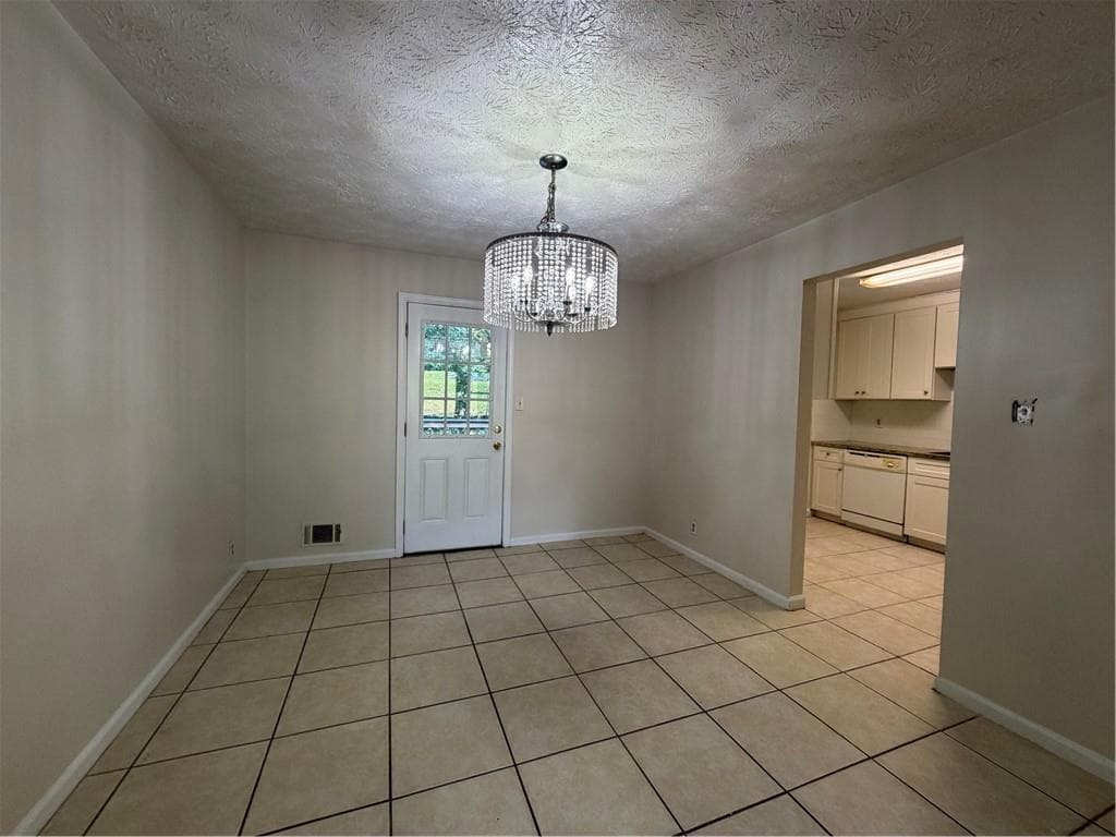 4 bedroom, 3 bathroom, 2,101 sq ft single family residence under contract at 984 Beaver Ruin Road, Norcross, GA 30093 — photo 8