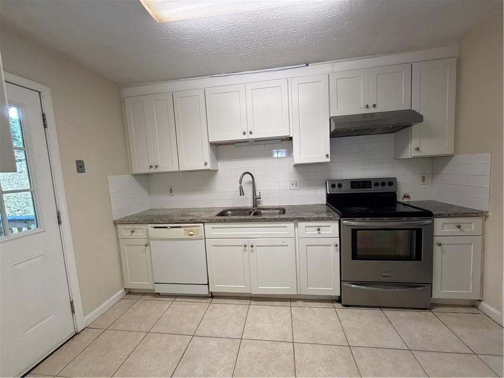 4 bedroom, 3 bathroom, 2,101 sq ft single family residence under contract at 984 Beaver Ruin Road, Norcross, GA 30093 — photo 9