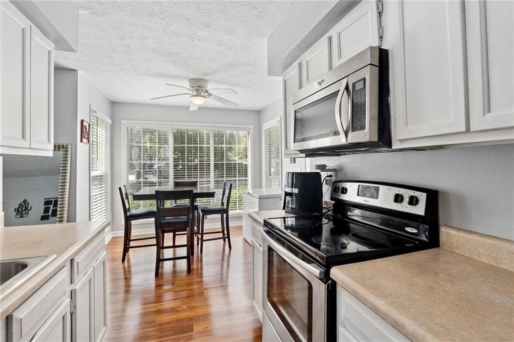 2 bedroom, 1 bathroom, 936 sq ft condominium for sale at 1211 Glenleaf Drive, Peachtree Corners, GA 30092 — photo 4