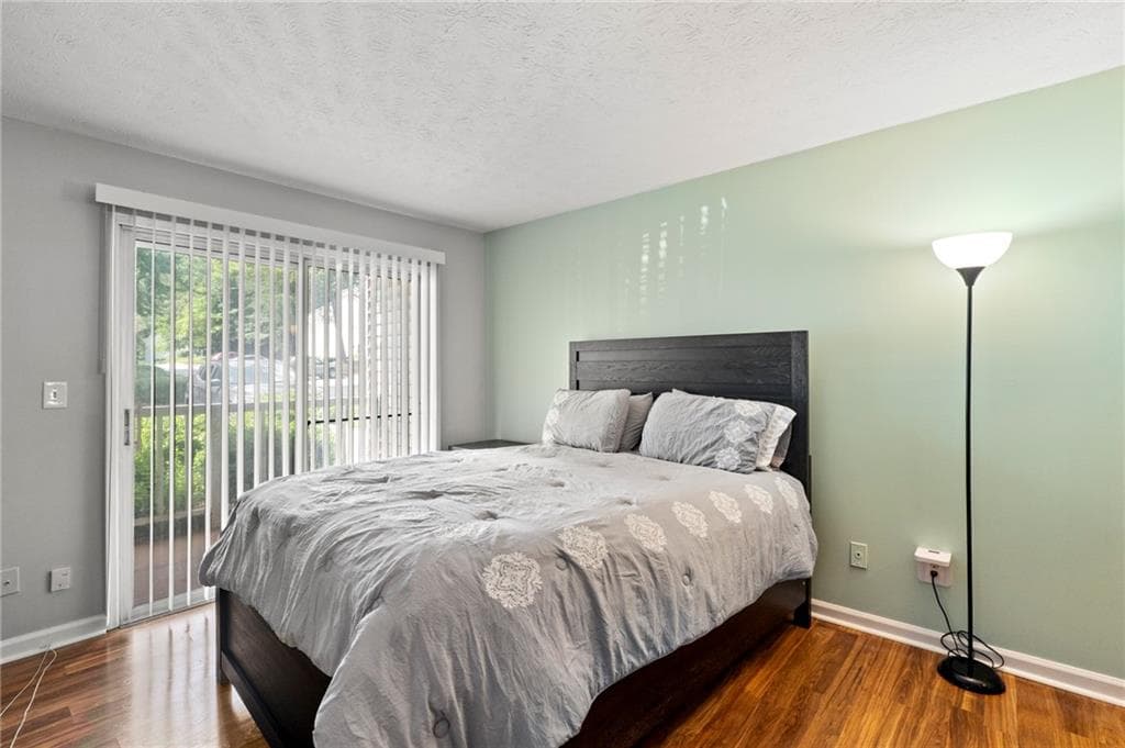 2 bedroom, 1 bathroom, 936 sq ft condominium for sale at 1211 Glenleaf Drive, Peachtree Corners, GA 30092 — photo 9