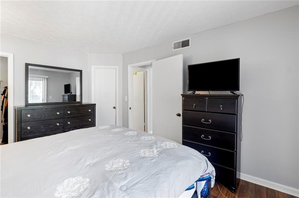 2 bedroom, 1 bathroom, 936 sq ft condominium for sale at 1211 Glenleaf Drive, Peachtree Corners, GA 30092 — photo 10