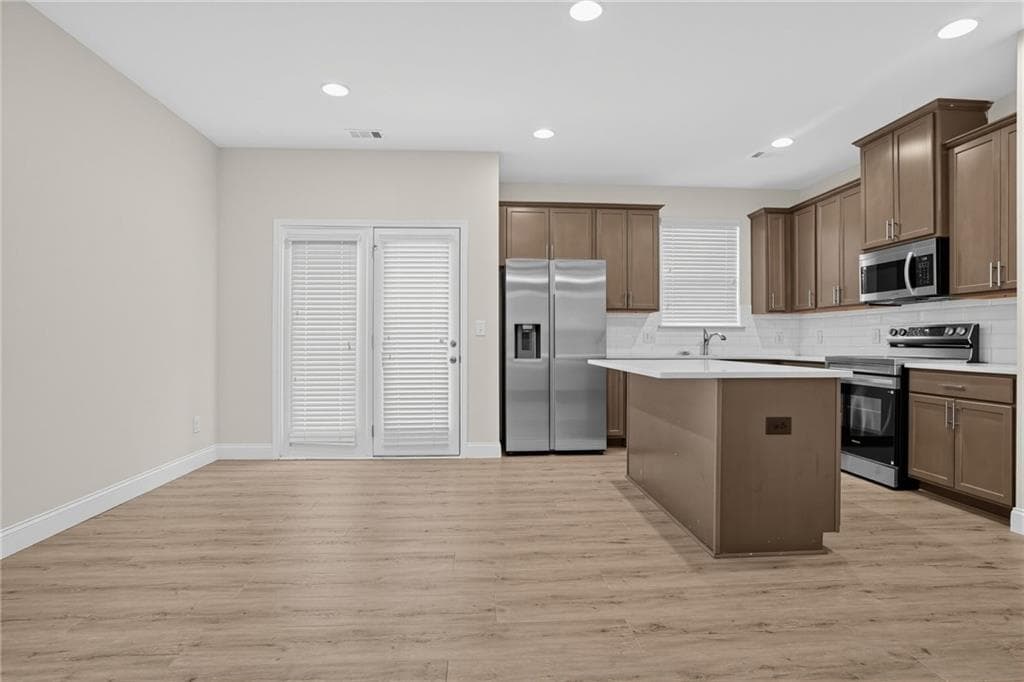 3 bedroom, 3 bathroom, 1,417 sq ft townhouse for rent at 4933 Longview Walk, Decatur, GA 30035 for $1,990 a month — photo 2