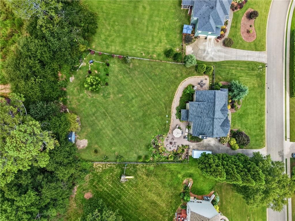 5 bedroom, 4 bathroom, 3,636 sq ft single family residence for sale at 4255 Fairfax Drive, Cumming, GA 30028 — photo 4