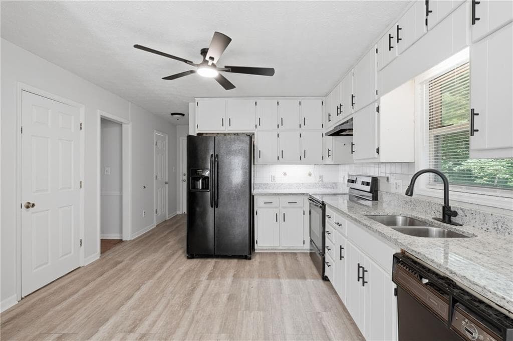 4 bedroom, 3 bathroom, 1,812 sq ft single family residence for sale at 150 Windsor Drive, Fayetteville, GA 30215 — photo 7