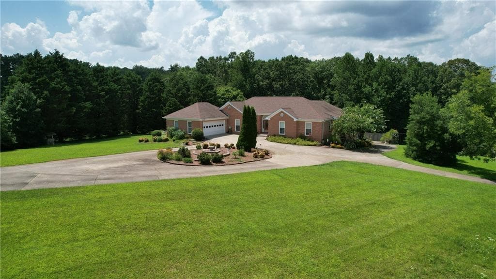 5 bedroom, 4 bathroom, 5,509 sq ft single family residence for sale at 1450 Matthews Road, Jasper, GA 30143