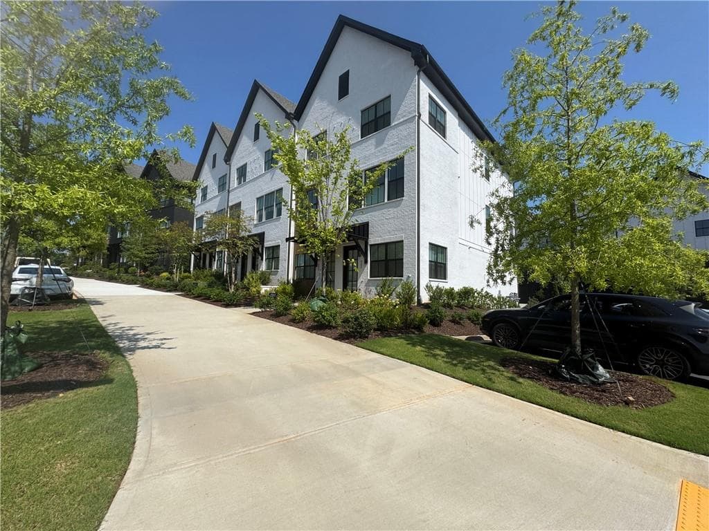 2 bedroom, 4 bathroom townhouse for rent at 662 Soul Alley, Alpharetta, GA 30009 for $3,200 a month — photo 2