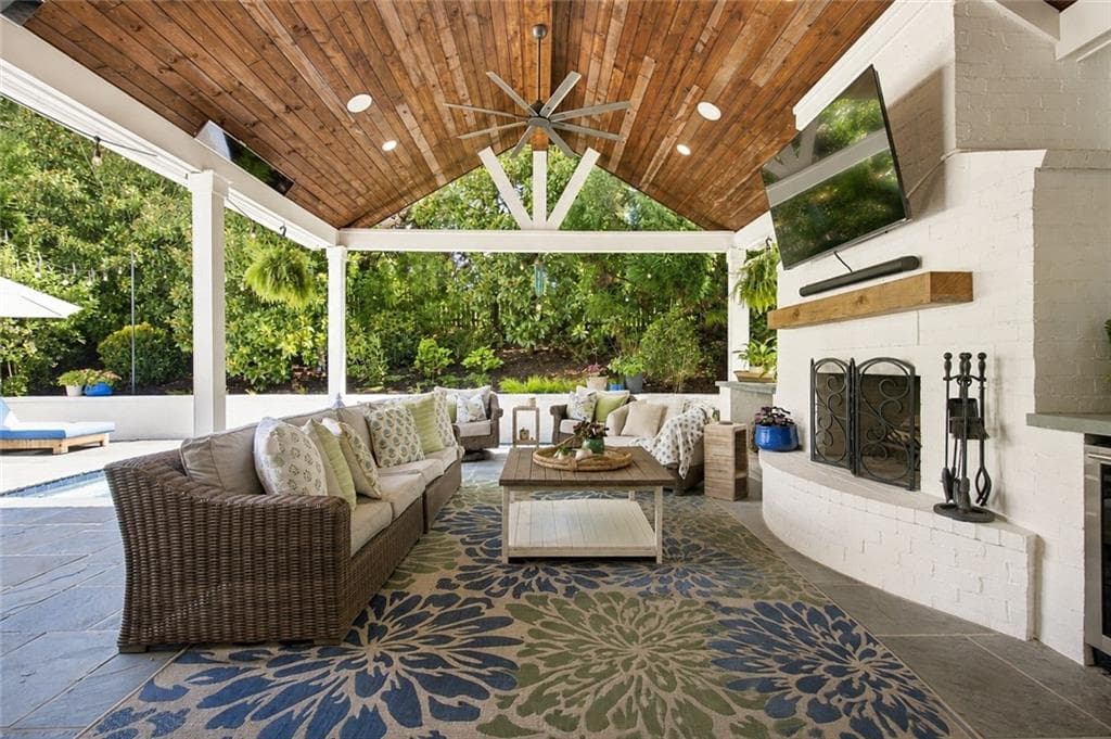 5 bedroom, 4 bathroom, 3,086 sq ft single family residence for sale at 7260 Samples Field Road, Cumming, GA 30040 — photo 5