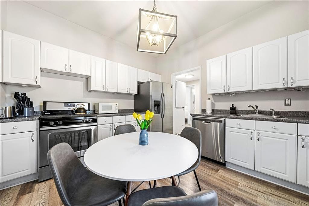 3 bedroom, 2 bathroom, 1,050 sq ft single family residence for rent at 1099 Center Street, Atlanta, GA 30318 for $3,000 a month — photo 5
