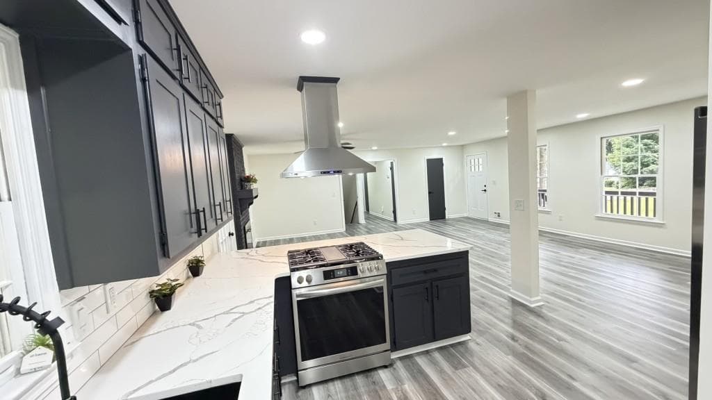 6 bedroom, 4 bathroom, 3,022 sq ft single family residence under contract at 5698 CRESTWOOD Drive, Stone Mountain, GA 30087 — photo 7
