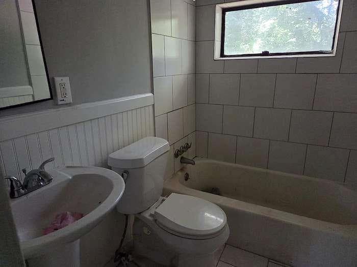 2 bedroom, 1 bathroom single family residence for sale at 1627 Hasty Place, Atlanta, GA 30318 — photo 4