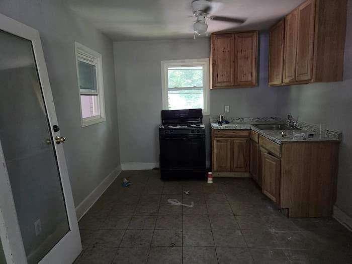 2 bedroom, 1 bathroom single family residence for sale at 1627 Hasty Place, Atlanta, GA 30318 — photo 6