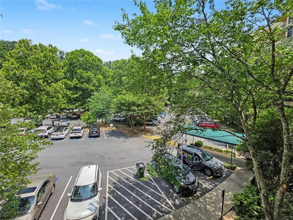 1 bedroom, 1 bathroom, 872 sq ft condominium under contract at 1800 Clairmont Lake A314, Decatur, GA 30033 — photo 5