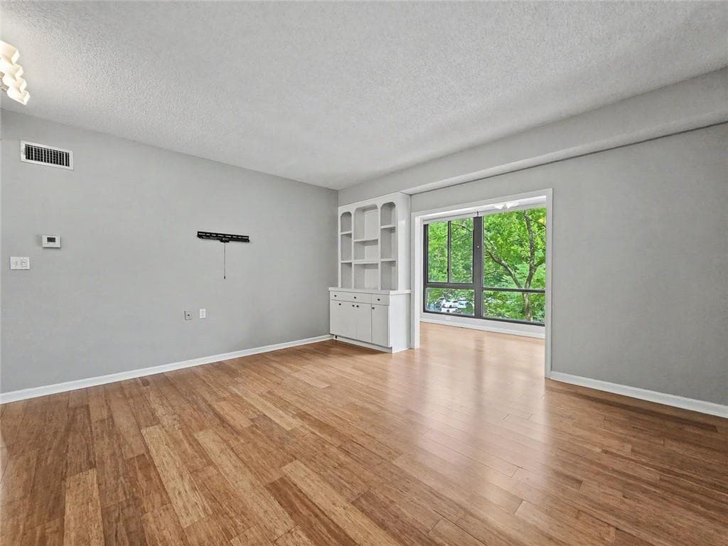 1 bedroom, 1 bathroom, 872 sq ft condominium under contract at 1800 Clairmont Lake A314, Decatur, GA 30033 — photo 9