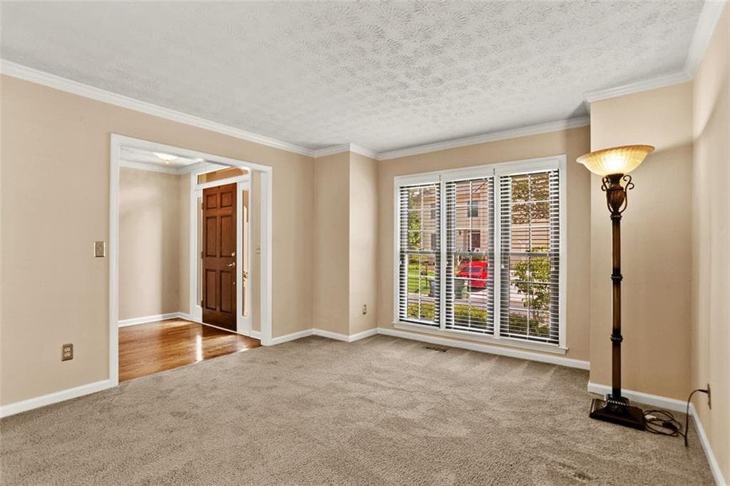 4 bedroom, 3 bathroom, 2,448 sq ft single family residence under contract at 2209 Concord Square, Marietta, GA 30062 — photo 4
