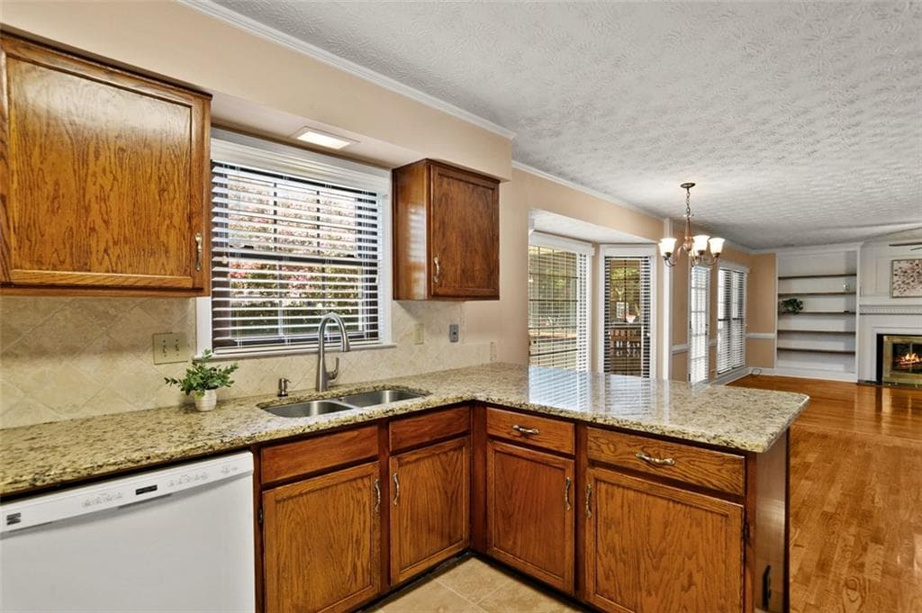 4 bedroom, 3 bathroom, 2,448 sq ft single family residence under contract at 2209 Concord Square, Marietta, GA 30062 — photo 8