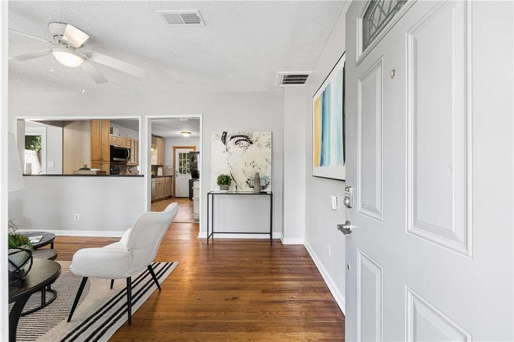 2 bedroom, 2 bathroom, 1,174 sq ft single family residence for sale at 448 E Pharr Road, Decatur, GA 30030 — photo 3