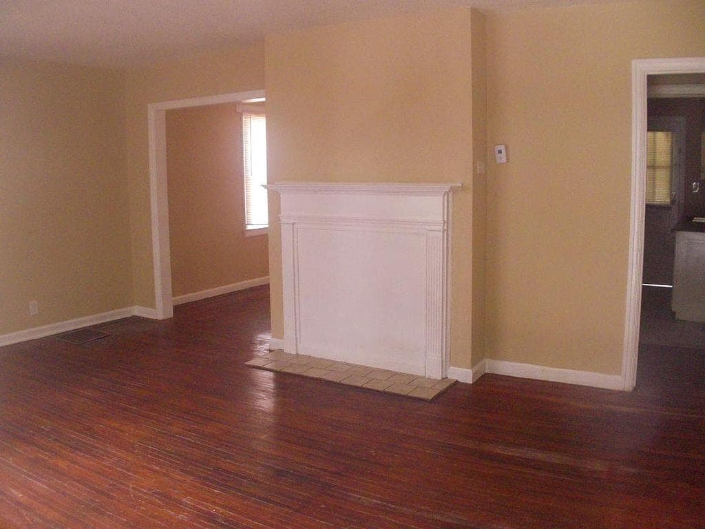 3 bedroom, 1 bathroom, 1,259 sq ft single family residence for sale at 1338 Lynford Drive, Atlanta, GA 30310 — photo 3