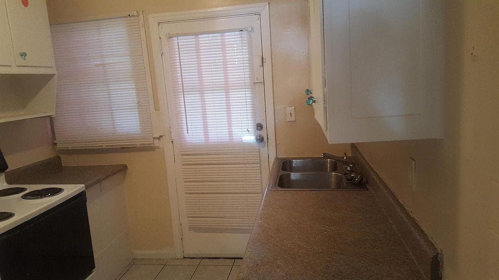 3 bedroom, 1 bathroom, 1,259 sq ft single family residence for sale at 1338 Lynford Drive, Atlanta, GA 30310 — photo 5