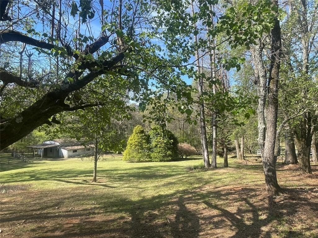 2 bedroom, 1 bathroom, 952 sq ft single family residence for sale at 16040 Henderson Road, Milton, GA 30004 — photo 6