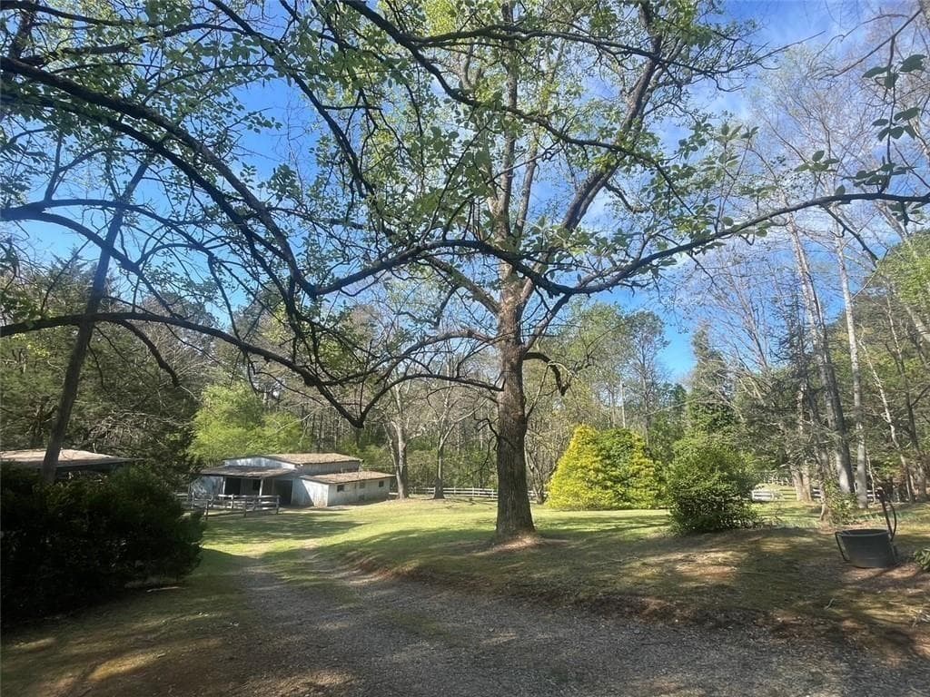 2 bedroom, 1 bathroom, 952 sq ft single family residence for sale at 16040 Henderson Road, Milton, GA 30004 — photo 8