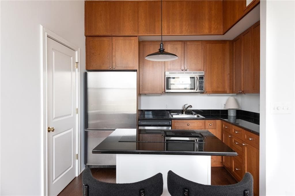 1 bedroom, 2 bathroom, 868 sq ft condominium for sale at 57 Forsyth Street 8D, Atlanta, GA 30303 — photo 8