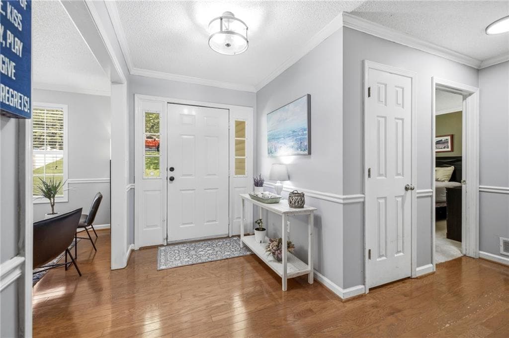 4 bedroom, 3 bathroom, 2,834 sq ft single family residence under contract at 5221 Nimble Wood Way, Flowery Branch, GA 30542 — photo 4