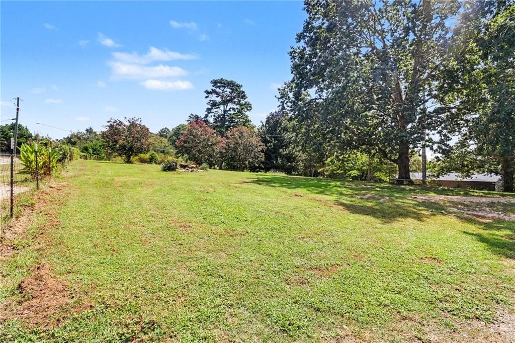 3 bedroom, 2 bathroom, 1,120 sq ft single family residence under contract at 824 Fairview Farm Circle, Lavonia, GA 30553 — photo 7