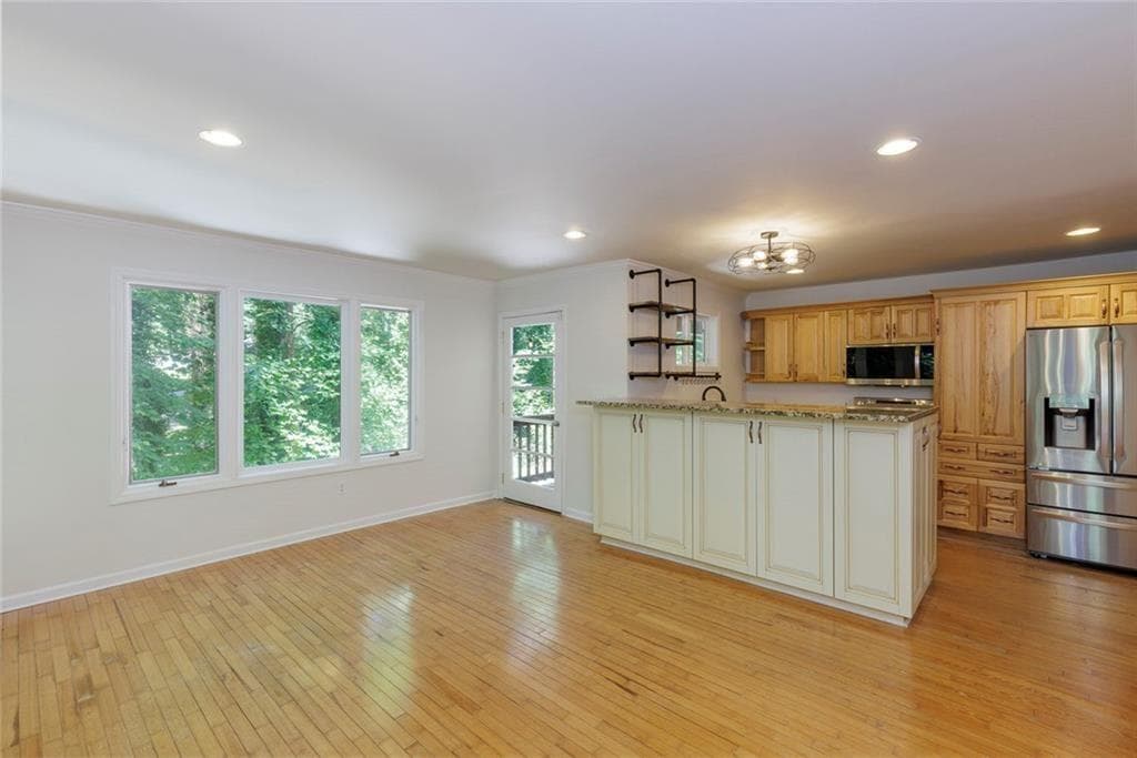 4 bedroom, 4 bathroom, 3,732 sq ft single family residence under contract at 3450 Winfair Place, Marietta, GA 30062 — photo 6