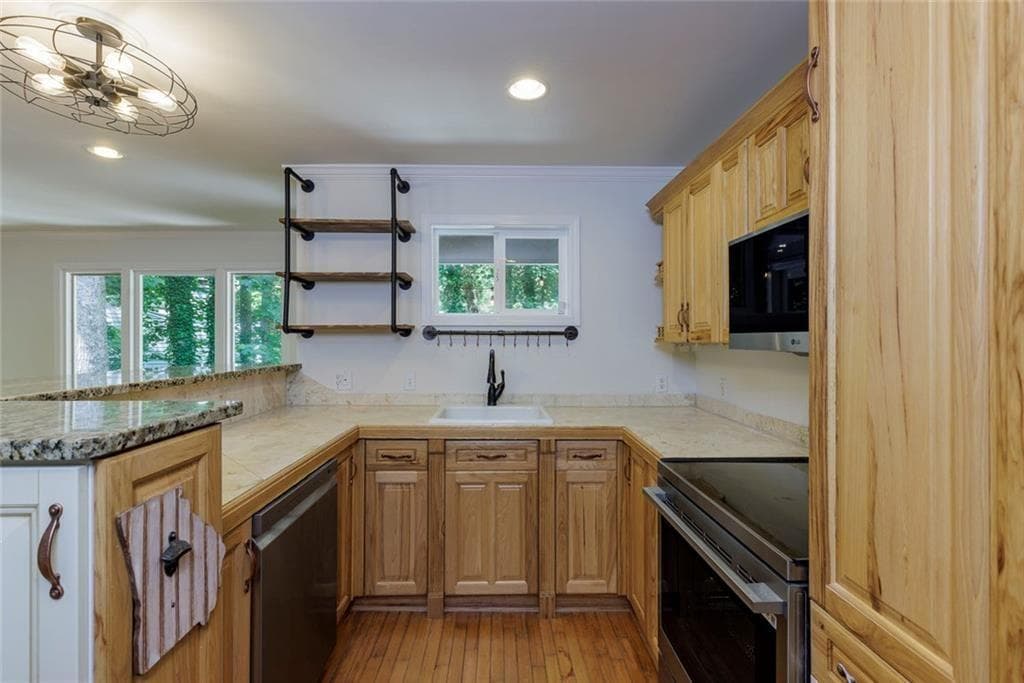 4 bedroom, 4 bathroom, 3,732 sq ft single family residence under contract at 3450 Winfair Place, Marietta, GA 30062 — photo 7