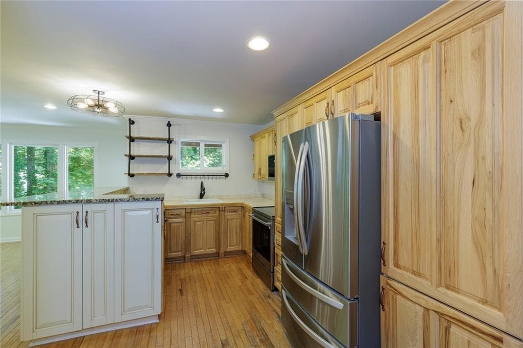 4 bedroom, 4 bathroom, 3,732 sq ft single family residence under contract at 3450 Winfair Place, Marietta, GA 30062 — photo 9