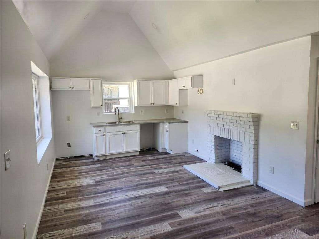 3 bedroom, 2 bathroom, 1,494 sq ft single family residence for sale at 2040 Chicago Avenue, Atlanta, GA 30314 — photo 2