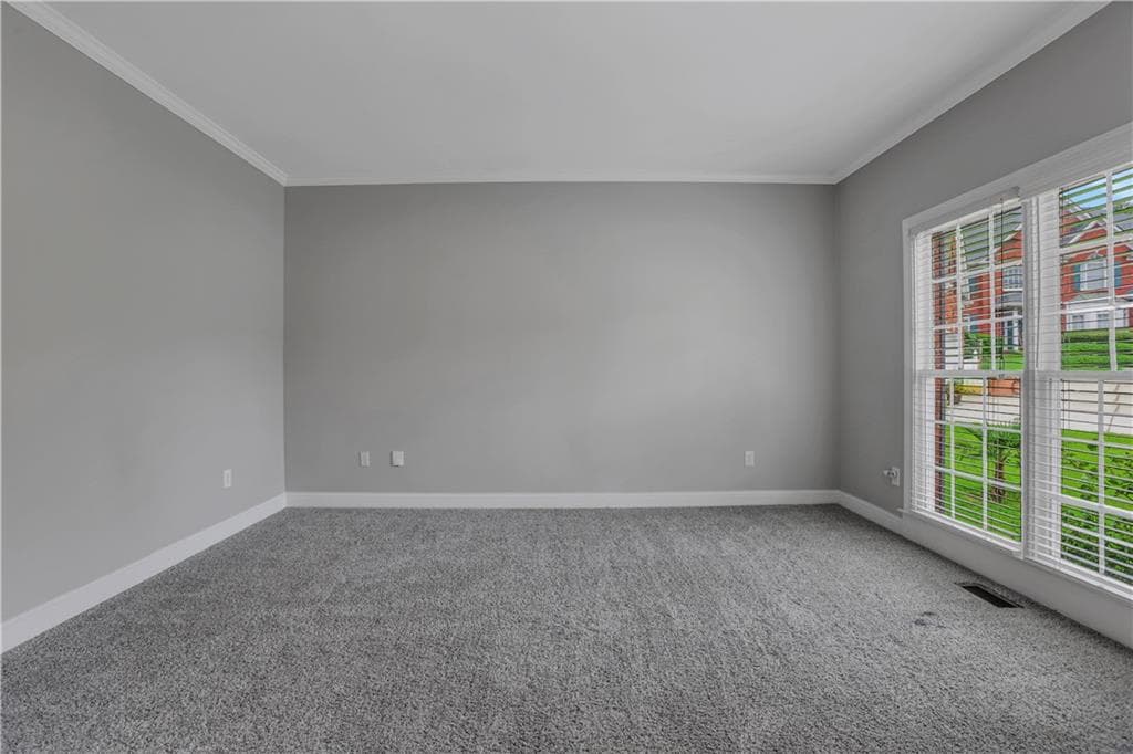 6 bedroom, 6 bathroom, 5,245 sq ft single family residence under contract at 5150 Oak Plantation Walk, Lilburn, GA 30047 — photo 5