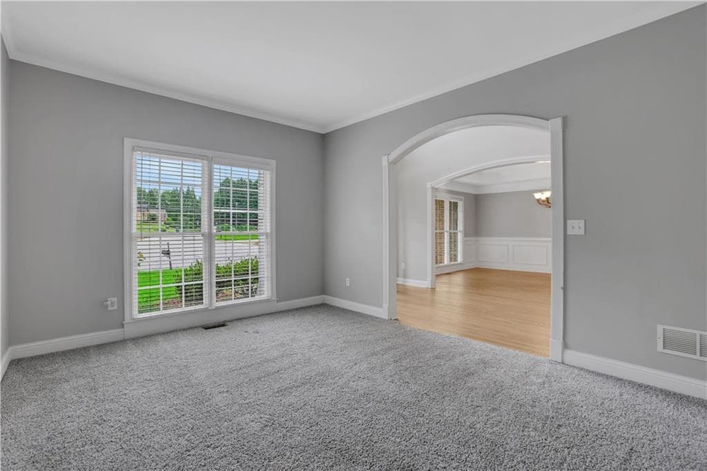 6 bedroom, 6 bathroom, 5,245 sq ft single family residence under contract at 5150 Oak Plantation Walk, Lilburn, GA 30047 — photo 6