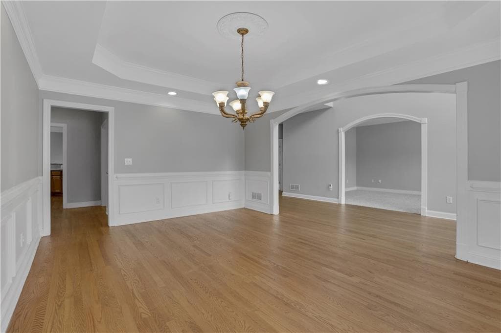 6 bedroom, 6 bathroom, 5,245 sq ft single family residence under contract at 5150 Oak Plantation Walk, Lilburn, GA 30047 — photo 8