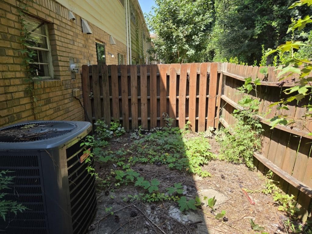 3 bedroom, 3 bathroom, 1,340 sq ft townhouse under contract at 4701 Flat Shoals Road 38G, Union City, GA 30291 — photo 5