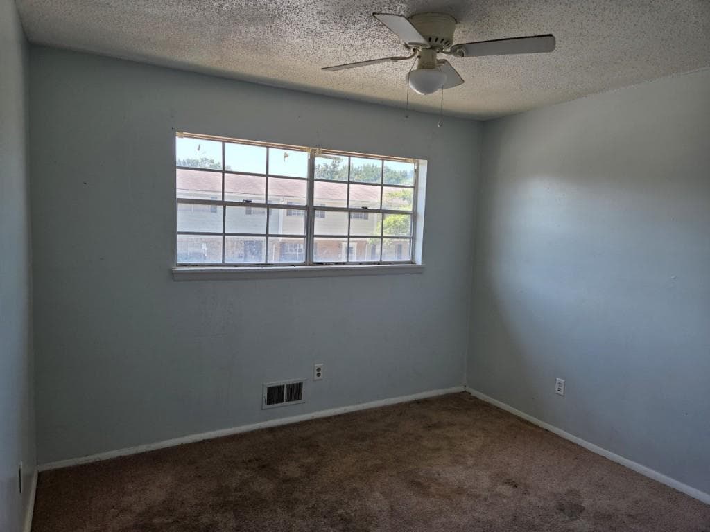 3 bedroom, 3 bathroom, 1,340 sq ft townhouse under contract at 4701 Flat Shoals Road 38G, Union City, GA 30291 — photo 8